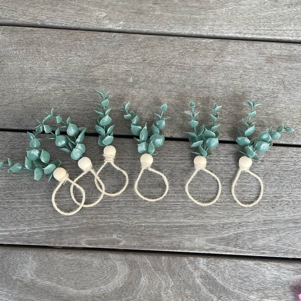 Decorative Greenery Napkin Rings Set